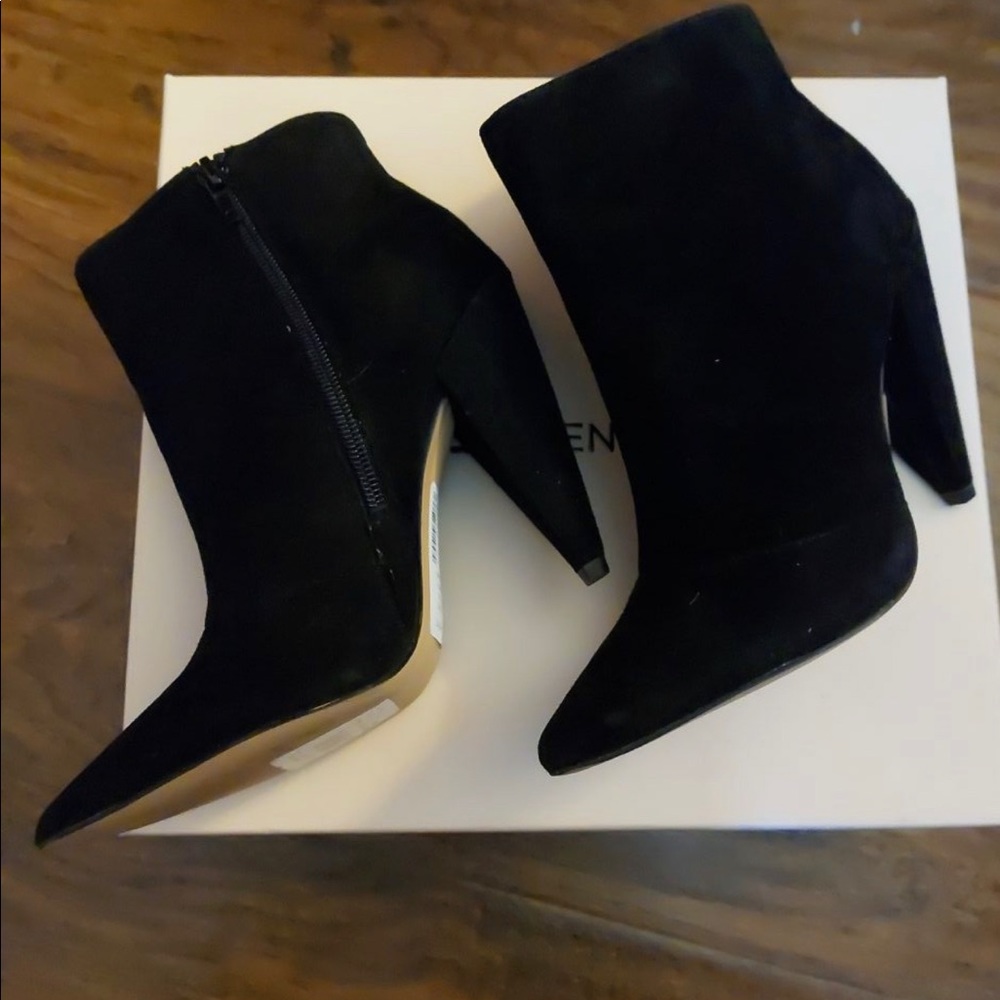 BCBG Jayden Kidsuede booties